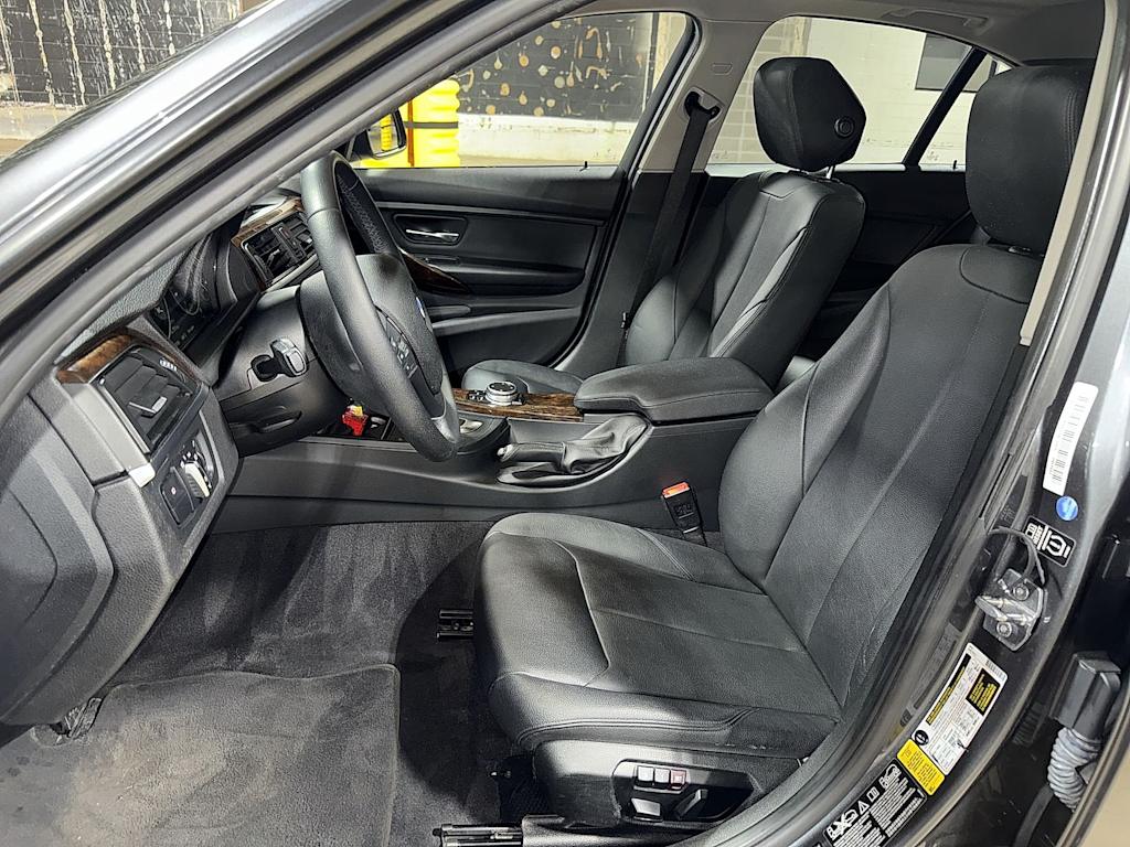 Thumbnail: 2015 BMW 3 Series - 9