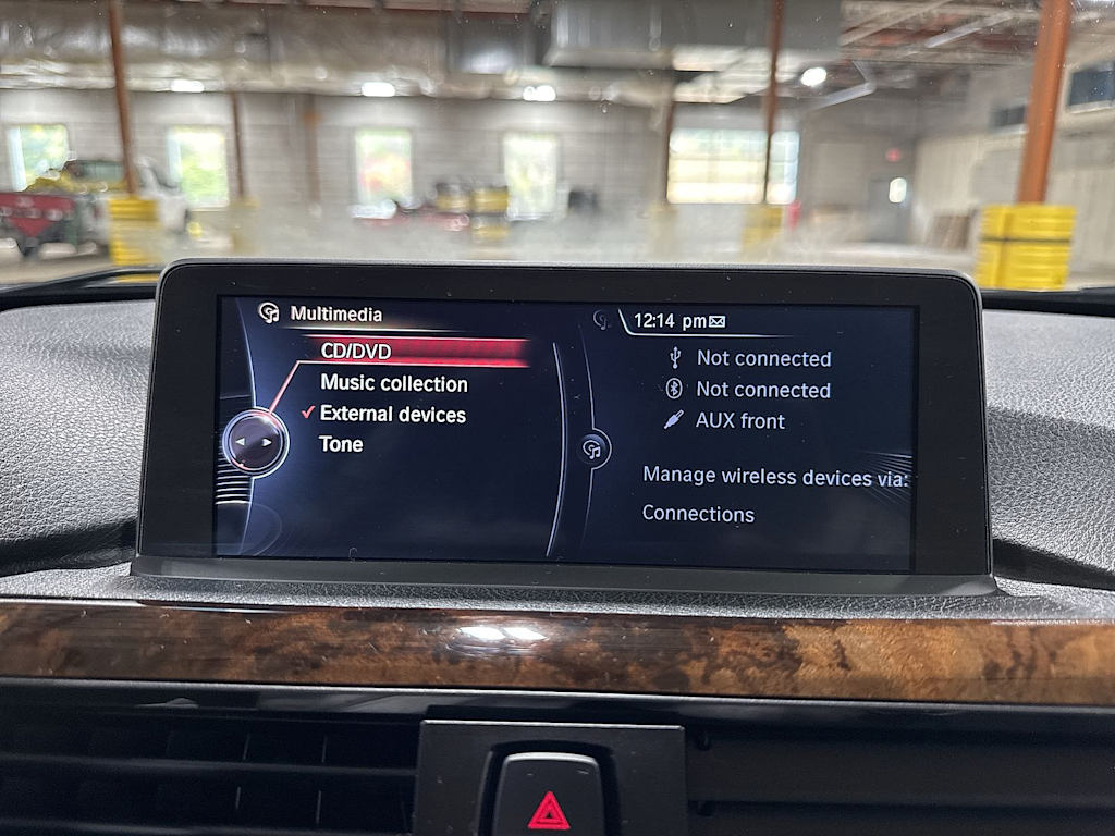 Thumbnail: 2015 BMW 3 Series - 24