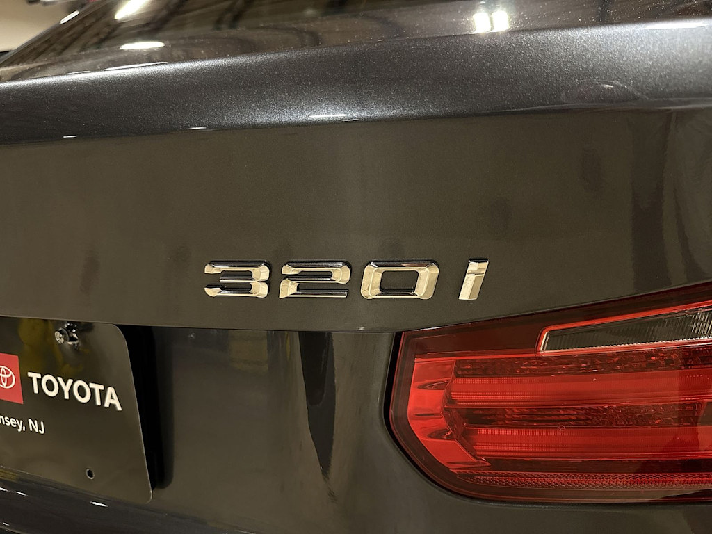 Thumbnail: 2015 BMW 3 Series - 6