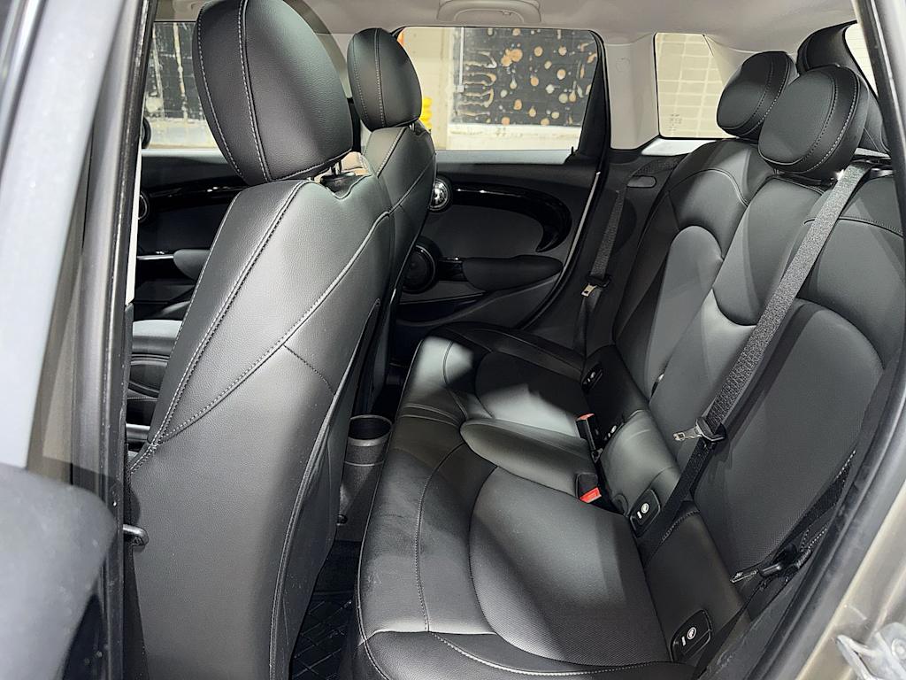 Thumbnail: 2019 MINI Cooper - 10