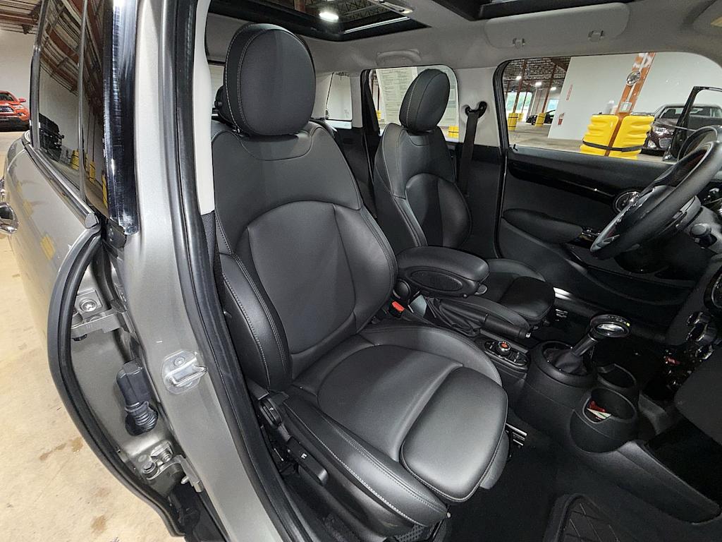 Thumbnail: 2019 MINI Cooper - 9