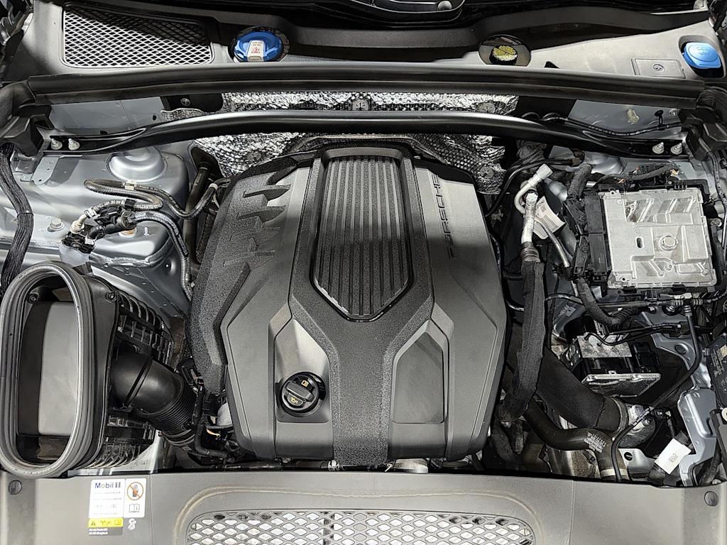 Thumbnail: 2023 Porsche Macan - 7