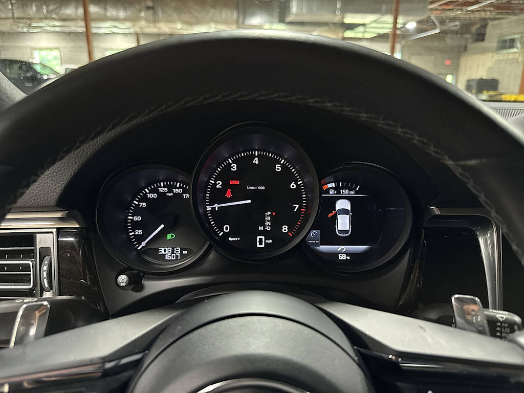 Thumbnail: 2023 Porsche Macan - 35
