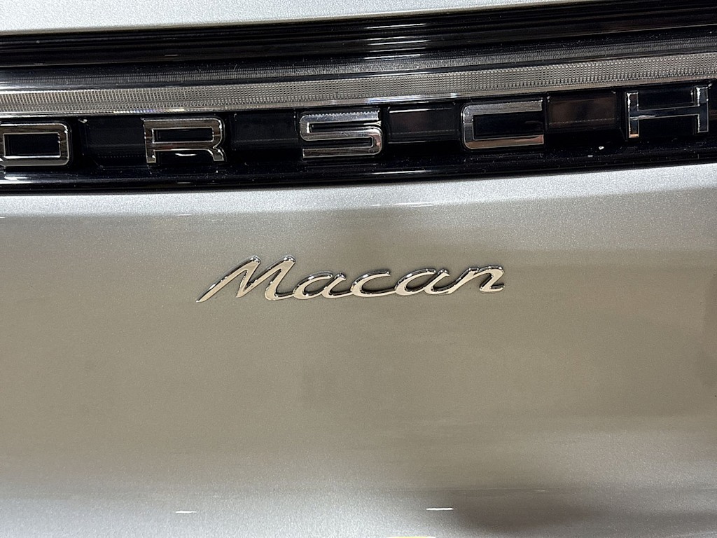 Thumbnail: 2023 Porsche Macan - 5