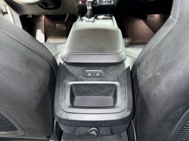 Thumbnail: 2020 Volvo V60 - 32