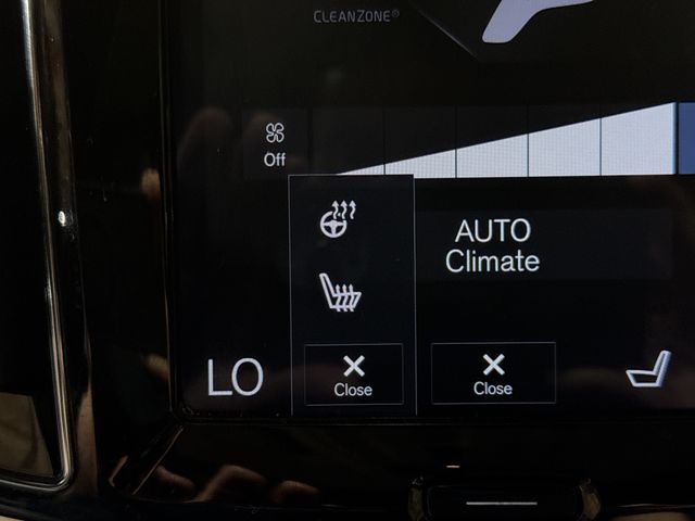 Thumbnail: 2020 Volvo V60 - 35