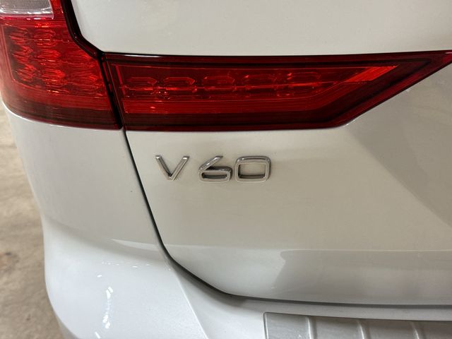 Thumbnail: 2020 Volvo V60 - 6