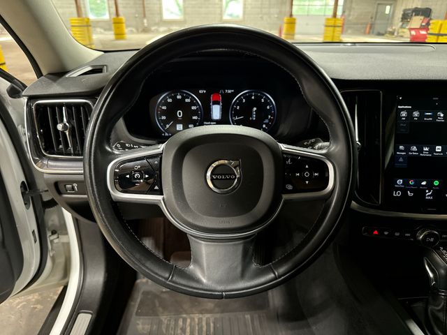 Thumbnail: 2020 Volvo V60 - 2