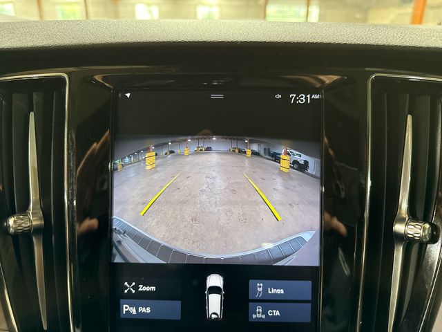 Thumbnail: 2020 Volvo V60 - 29