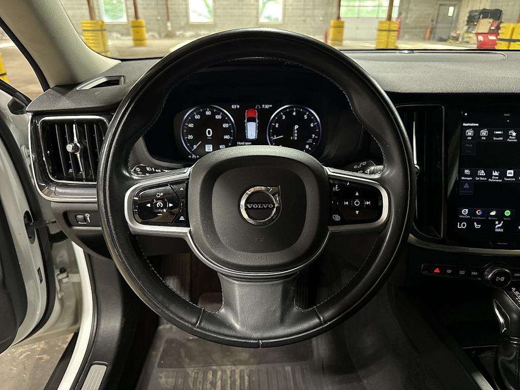Thumbnail: 2020 Volvo V60 - 2