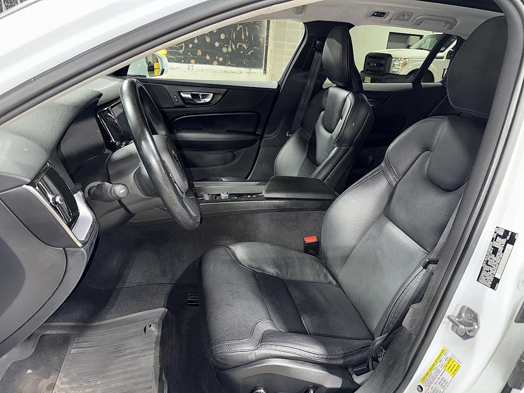 Thumbnail: 2020 Volvo V60 - 9