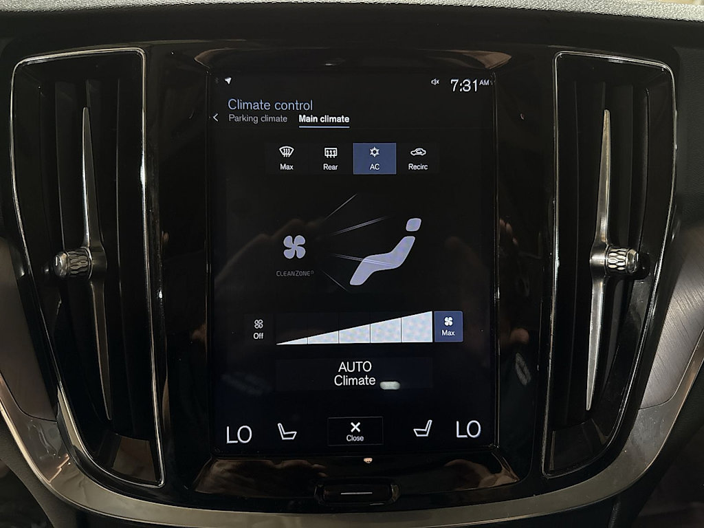 Thumbnail: 2020 Volvo V60 - 25