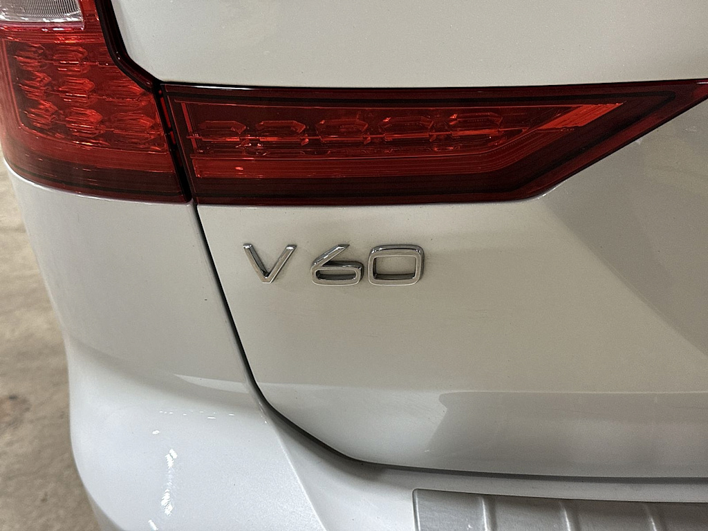 Thumbnail: 2020 Volvo V60 - 6
