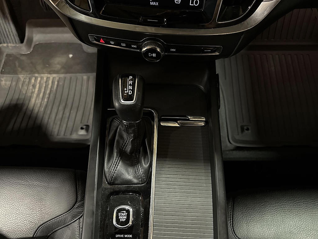 Thumbnail: 2020 Volvo V60 - 13