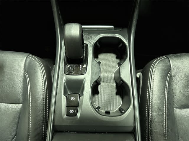 Thumbnail: 2022 Volvo XC40 - 12