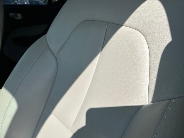 Thumbnail: 2019 Volvo XC40 - 5