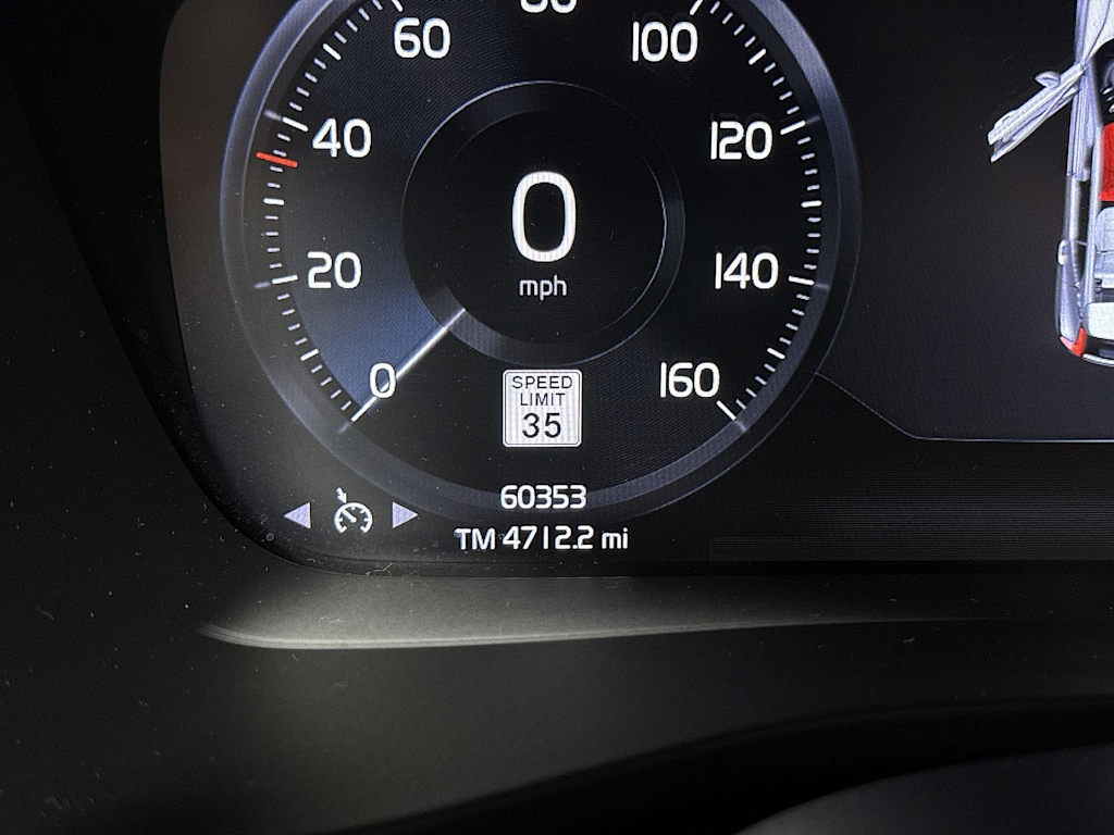 Thumbnail: 2019 Volvo XC40 - 14