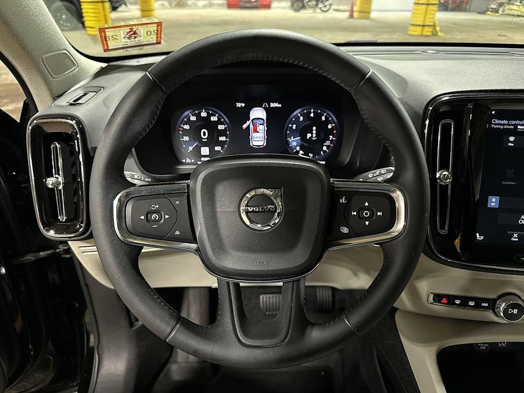 Thumbnail: 2019 Volvo XC40 - 2