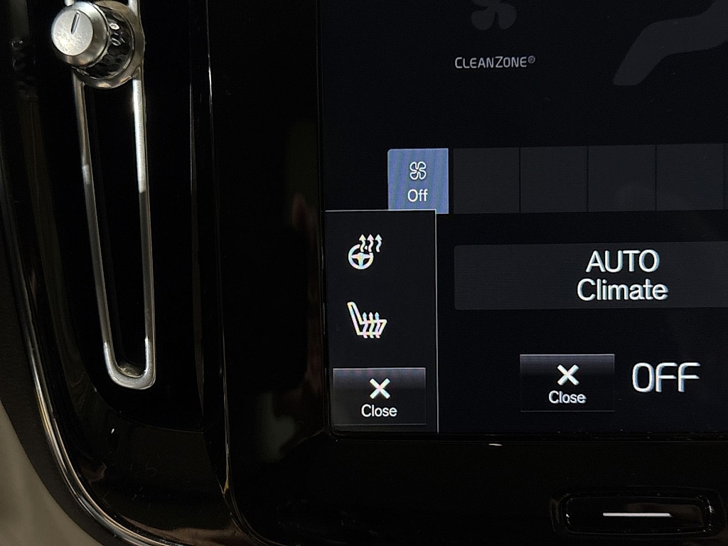 Thumbnail: 2019 Volvo XC40 - 33