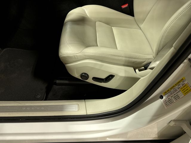 Thumbnail: 2023 Volvo XC60 - 27