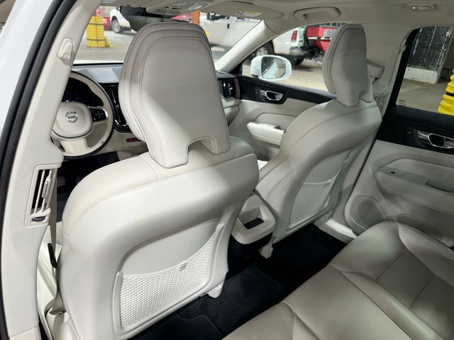 Thumbnail: 2023 Volvo XC60 - 31