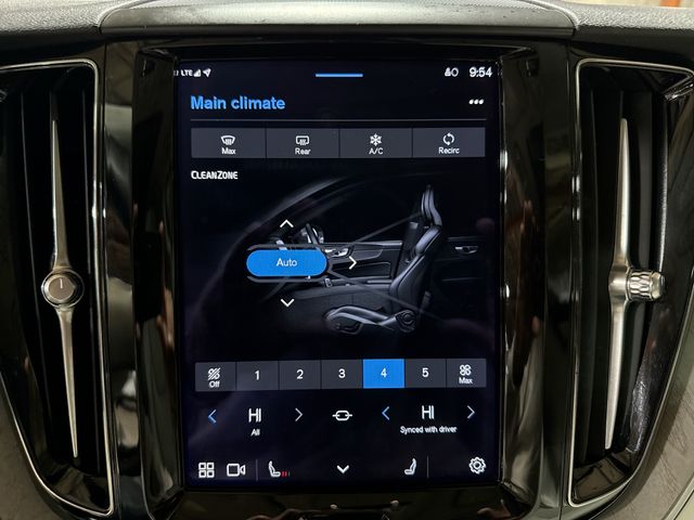 Thumbnail: 2023 Volvo XC60 - 25