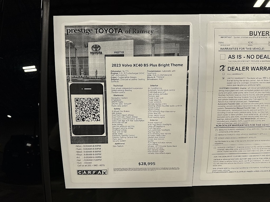 Thumbnail: 2023 Volvo XC40 - 18