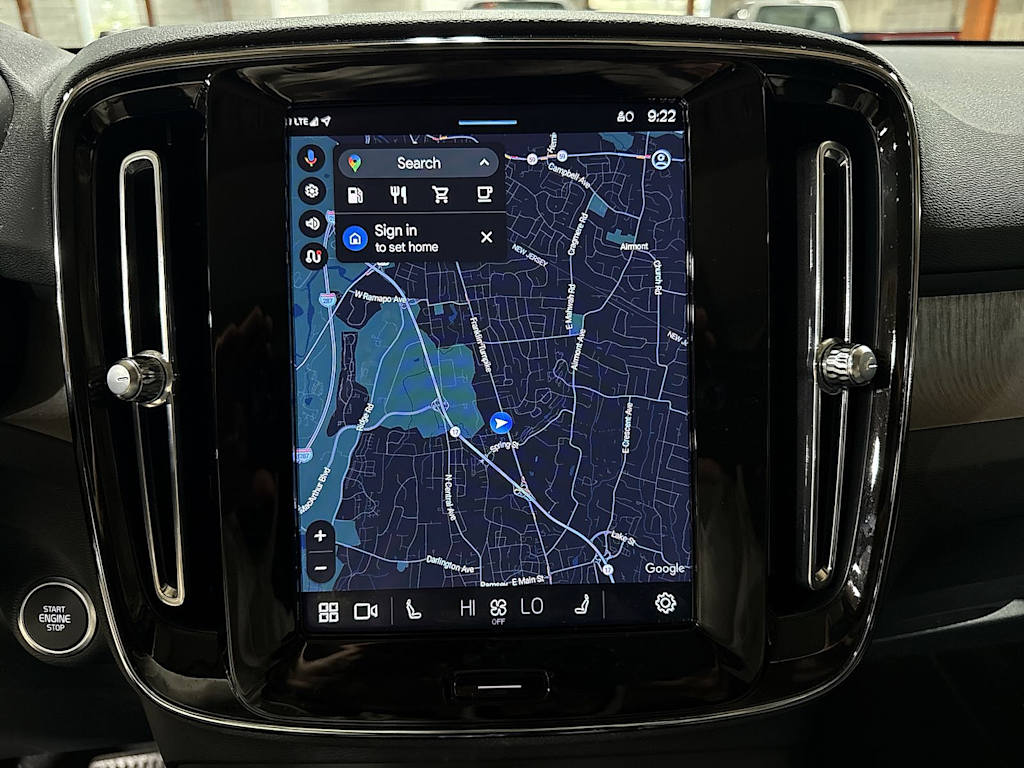 Thumbnail: 2023 Volvo XC40 - 13