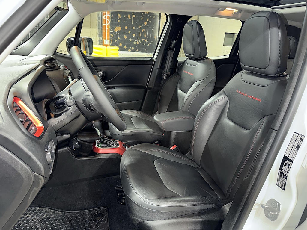 Thumbnail: 2022 Jeep Renegade - 9