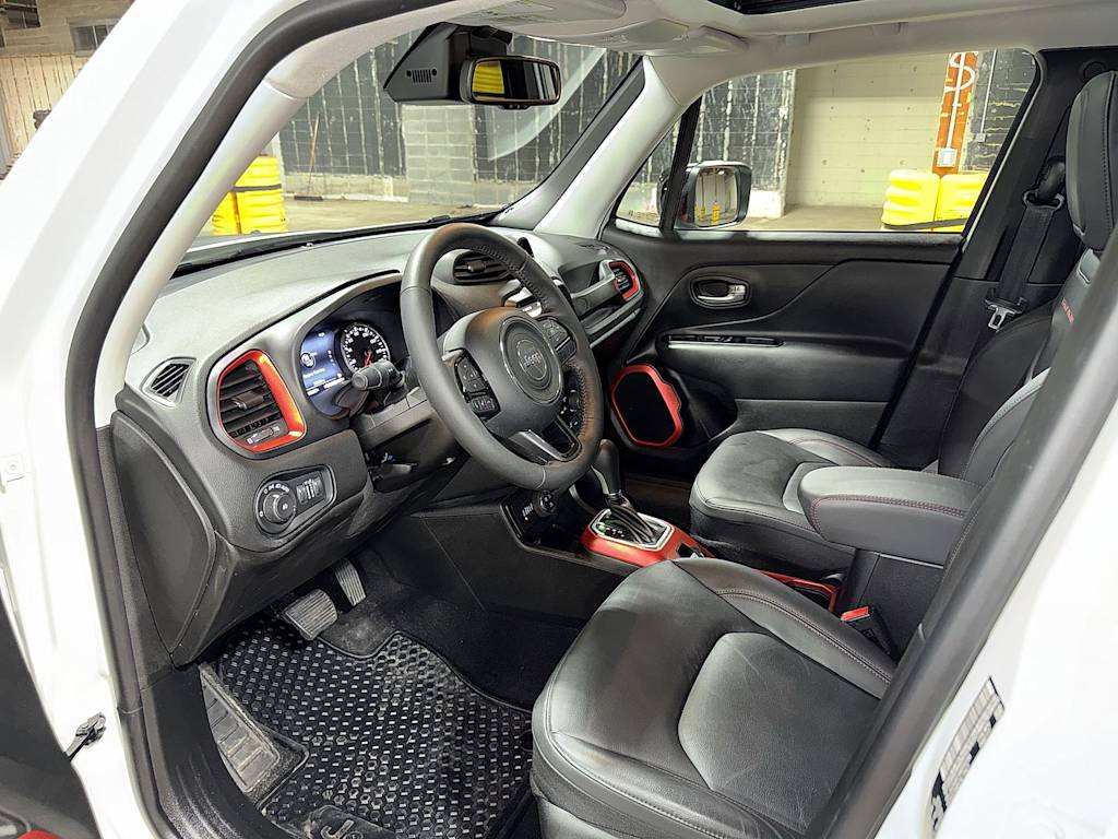 Thumbnail: 2022 Jeep Renegade - 33