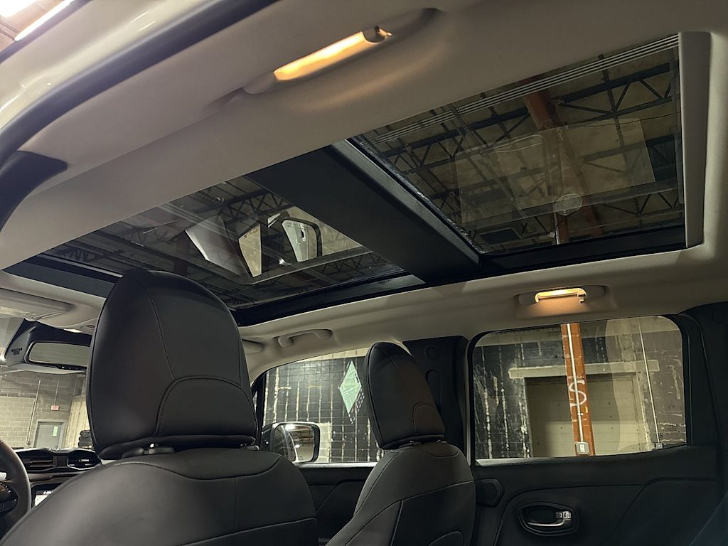 Thumbnail: 2022 Jeep Renegade - 27
