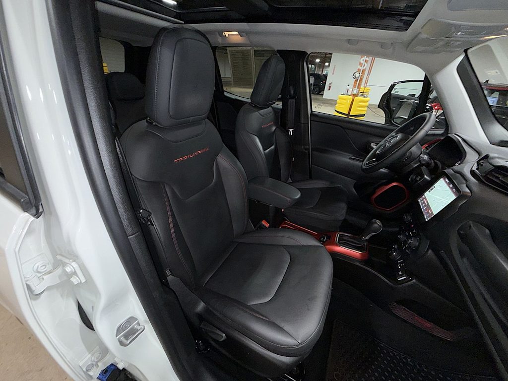 Thumbnail: 2022 Jeep Renegade - 10