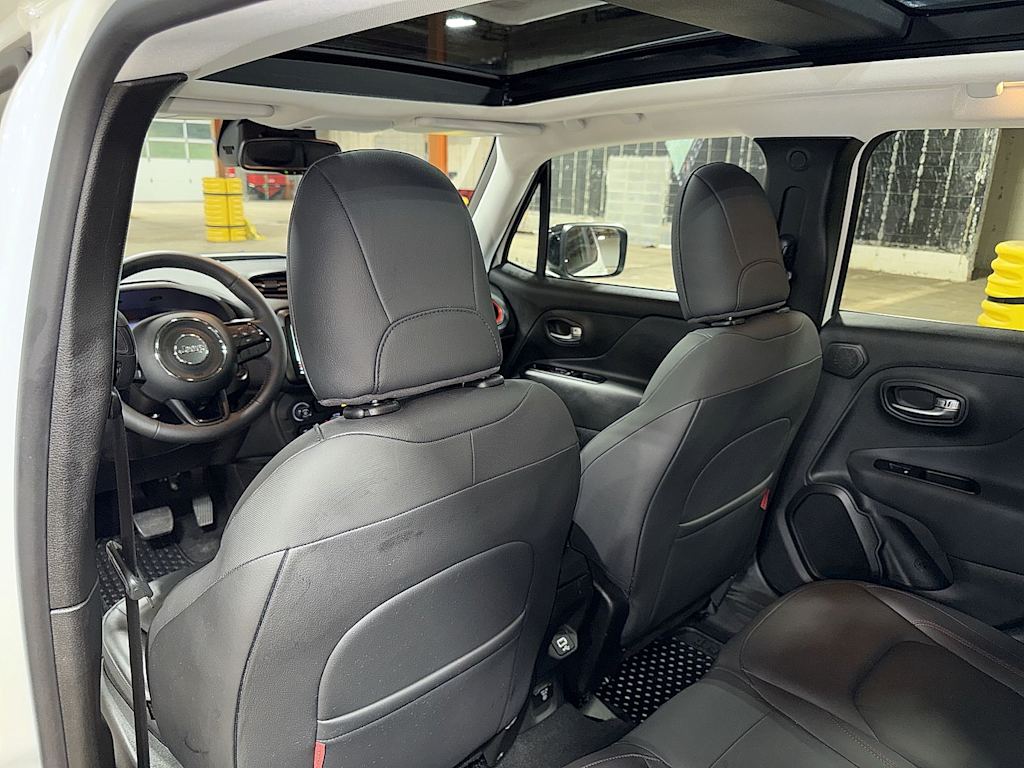Thumbnail: 2022 Jeep Renegade - 32