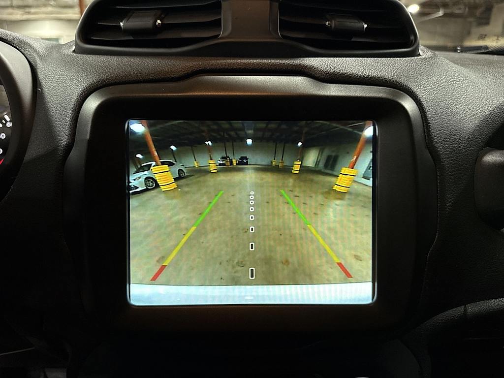 Thumbnail: 2022 Jeep Renegade - 28