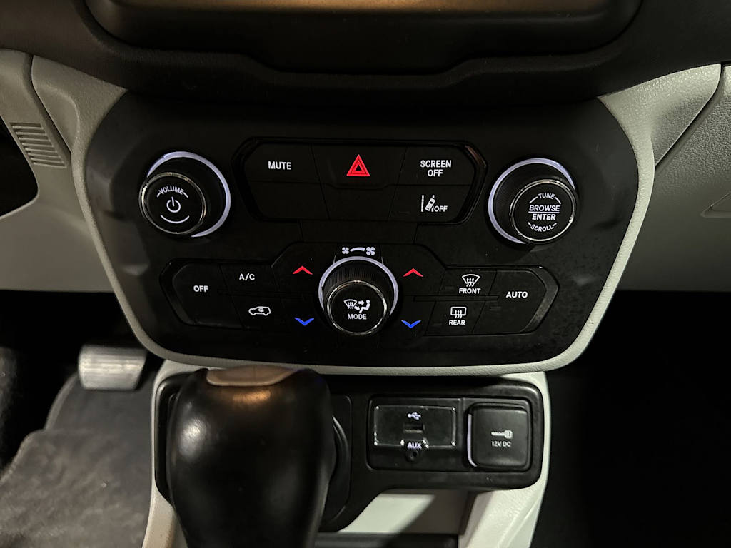 Thumbnail: 2021 Jeep Renegade - 26