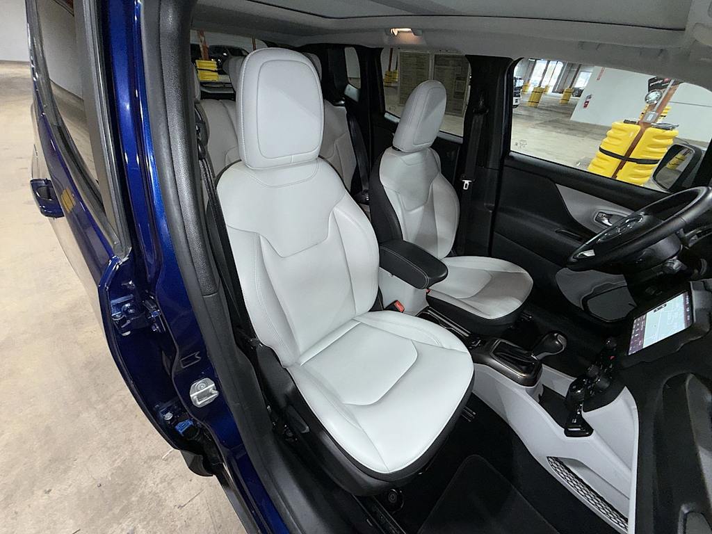 Thumbnail: 2021 Jeep Renegade - 10