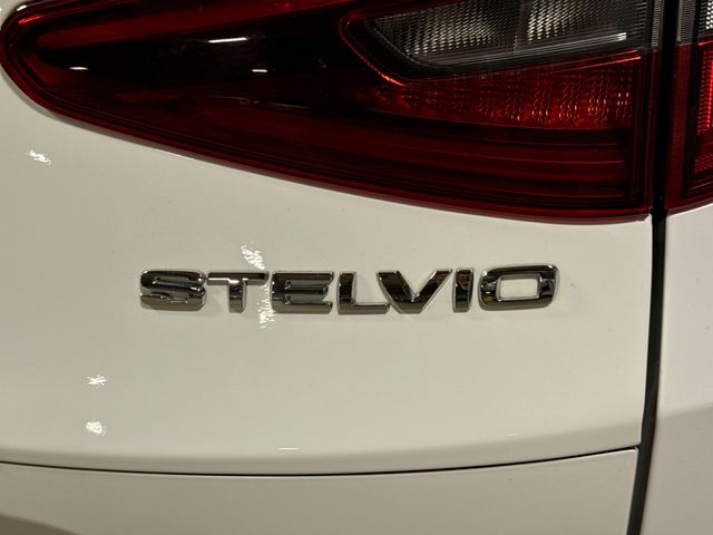 Thumbnail: 2020 Alfa Romeo Stelvio - 27