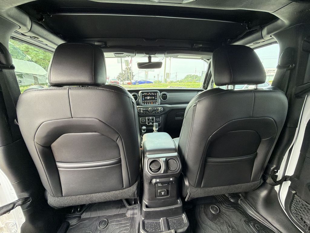Thumbnail: 2018 Jeep Wrangler - 13
