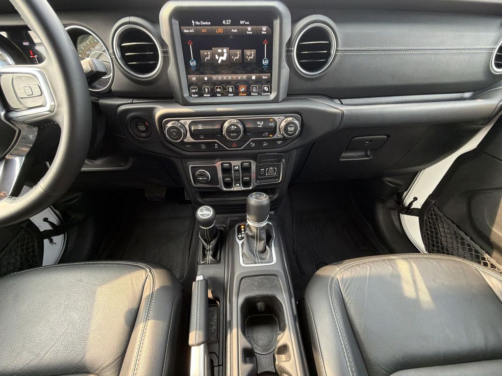 Thumbnail: 2018 Jeep Wrangler - 14