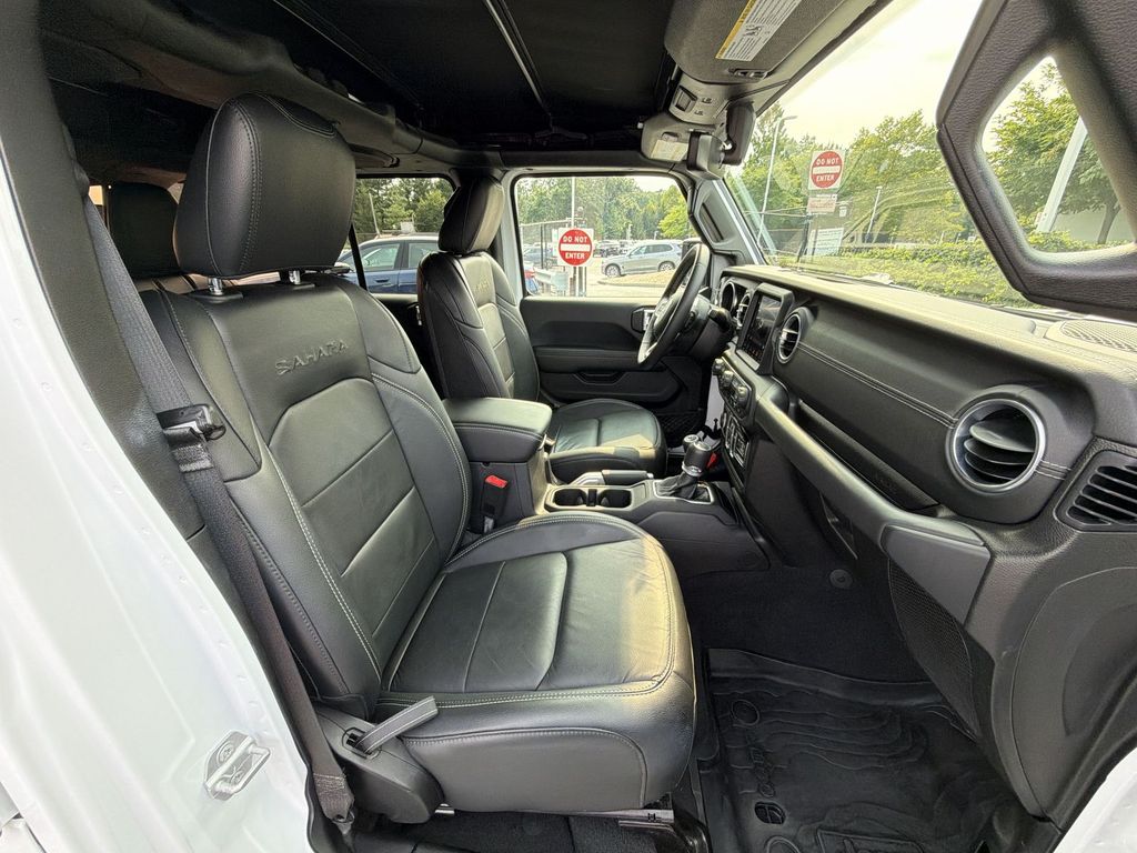 Thumbnail: 2018 Jeep Wrangler - 29