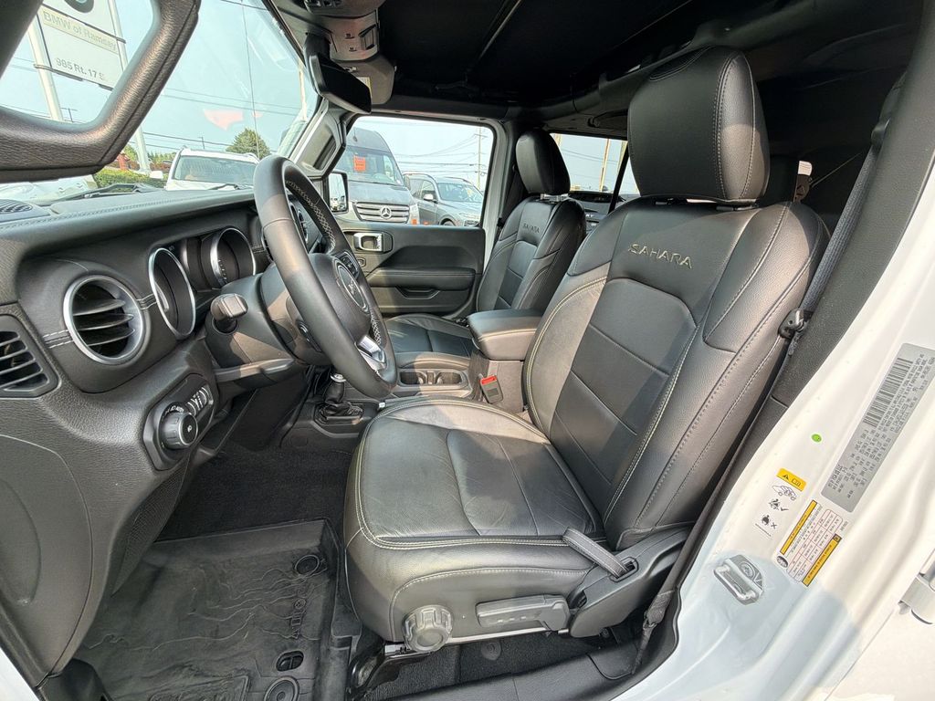 Thumbnail: 2018 Jeep Wrangler - 12