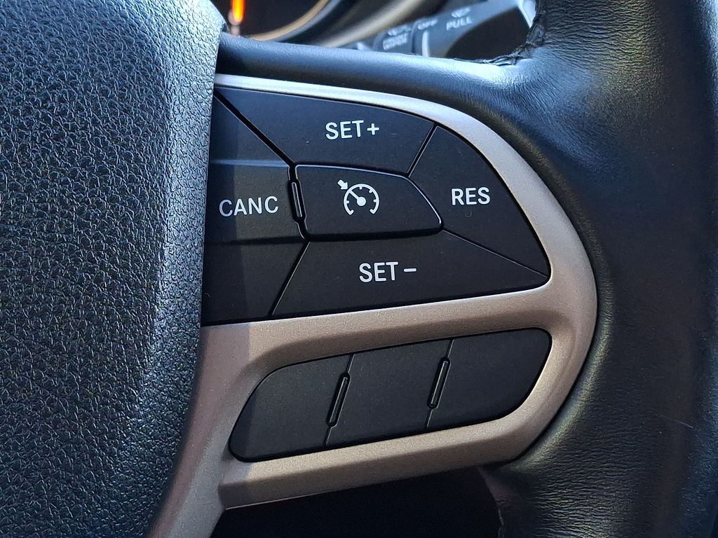 Thumbnail: 2017 Jeep Cherokee - 20