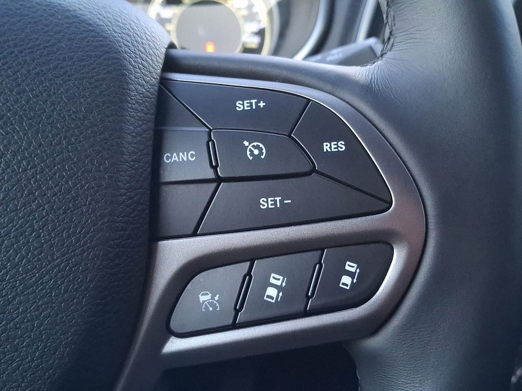 Thumbnail: 2019 Jeep Cherokee - 20