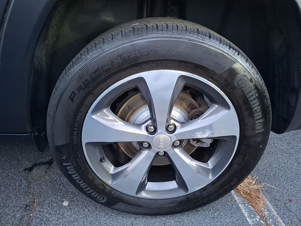 Thumbnail: 2019 Jeep Cherokee - 5