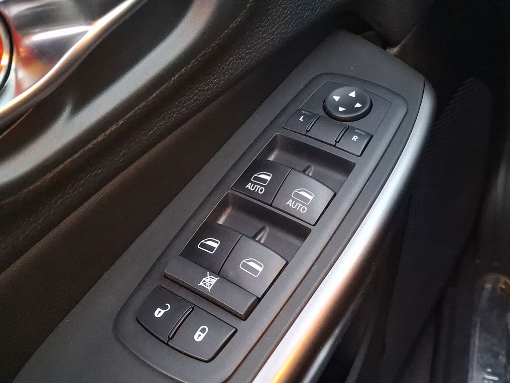 Thumbnail: 2019 Jeep Cherokee - 27