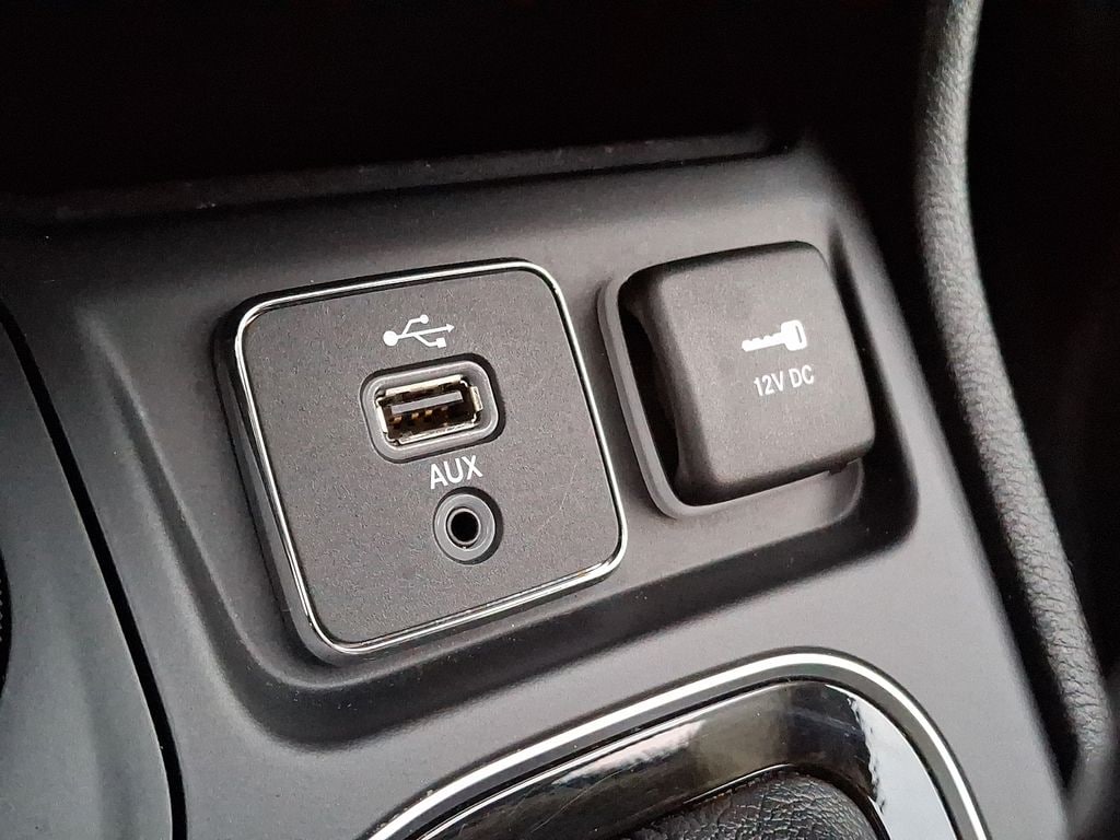 Thumbnail: 2019 Jeep Cherokee - 22