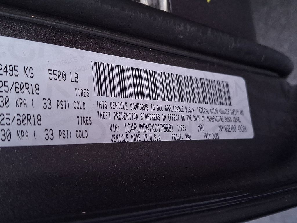 Thumbnail: 2019 Jeep Cherokee - 11