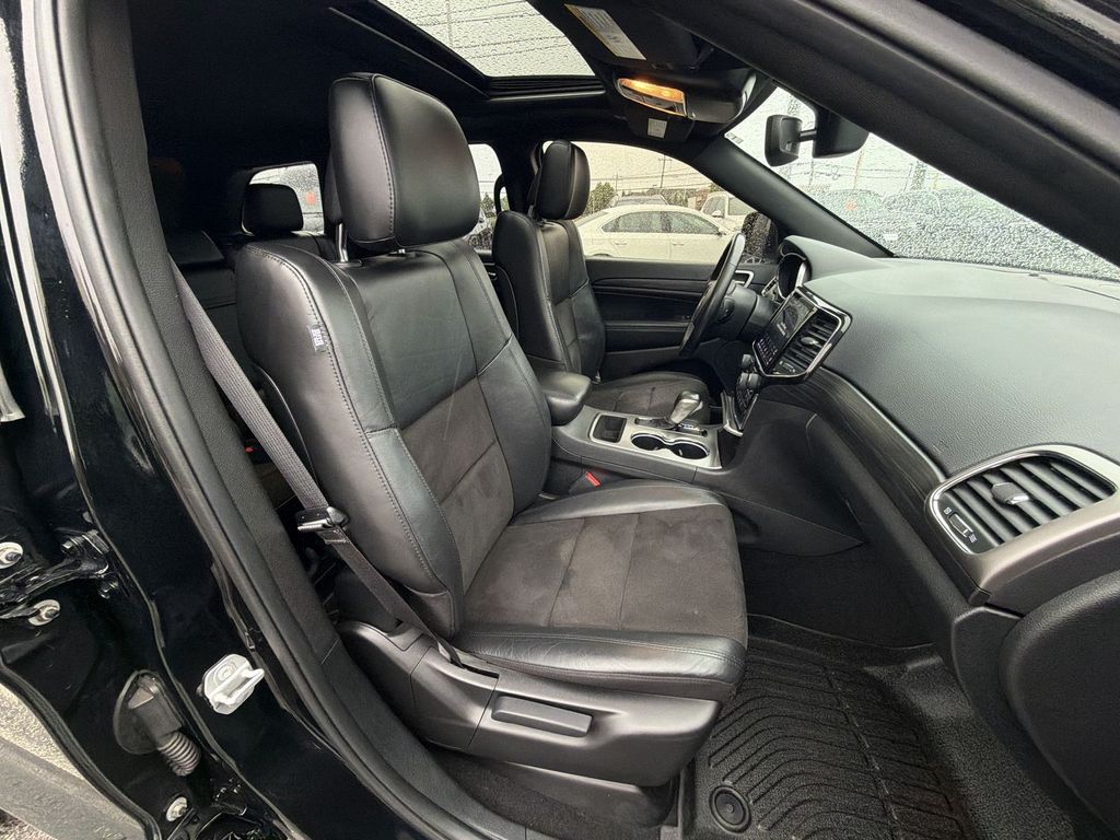 Thumbnail: 2020 Jeep Grand Cherokee - 28