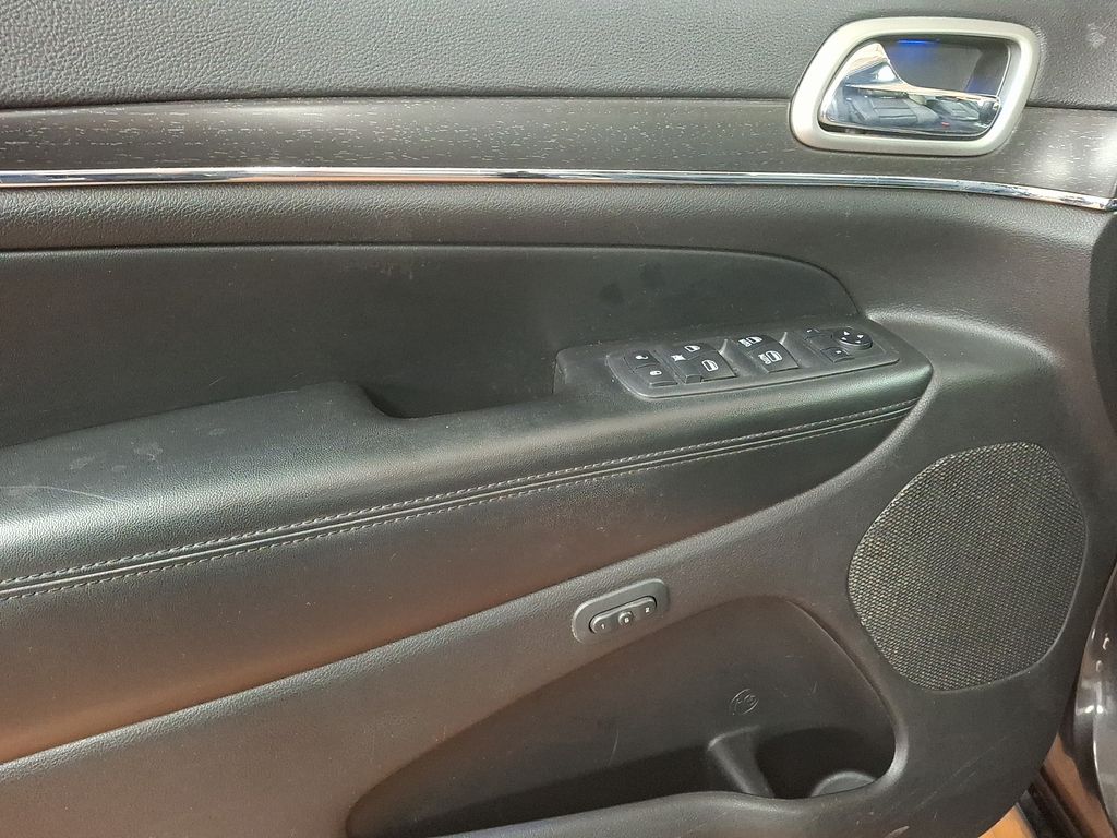 Thumbnail: 2018 Jeep Grand Cherokee - 16