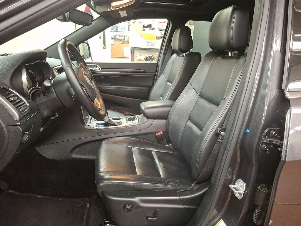 Thumbnail: 2018 Jeep Grand Cherokee - 7